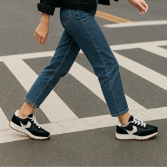 Steve Madden Shoes - Steve Madden Kendrix Black White Lace-Up Sneakers Women’s Sz 8 NWT Store Display